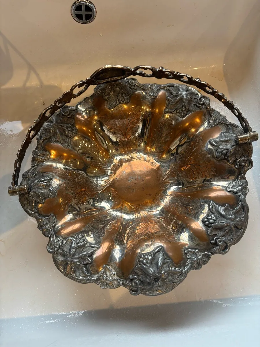 Pewter fruit basket - Image 1