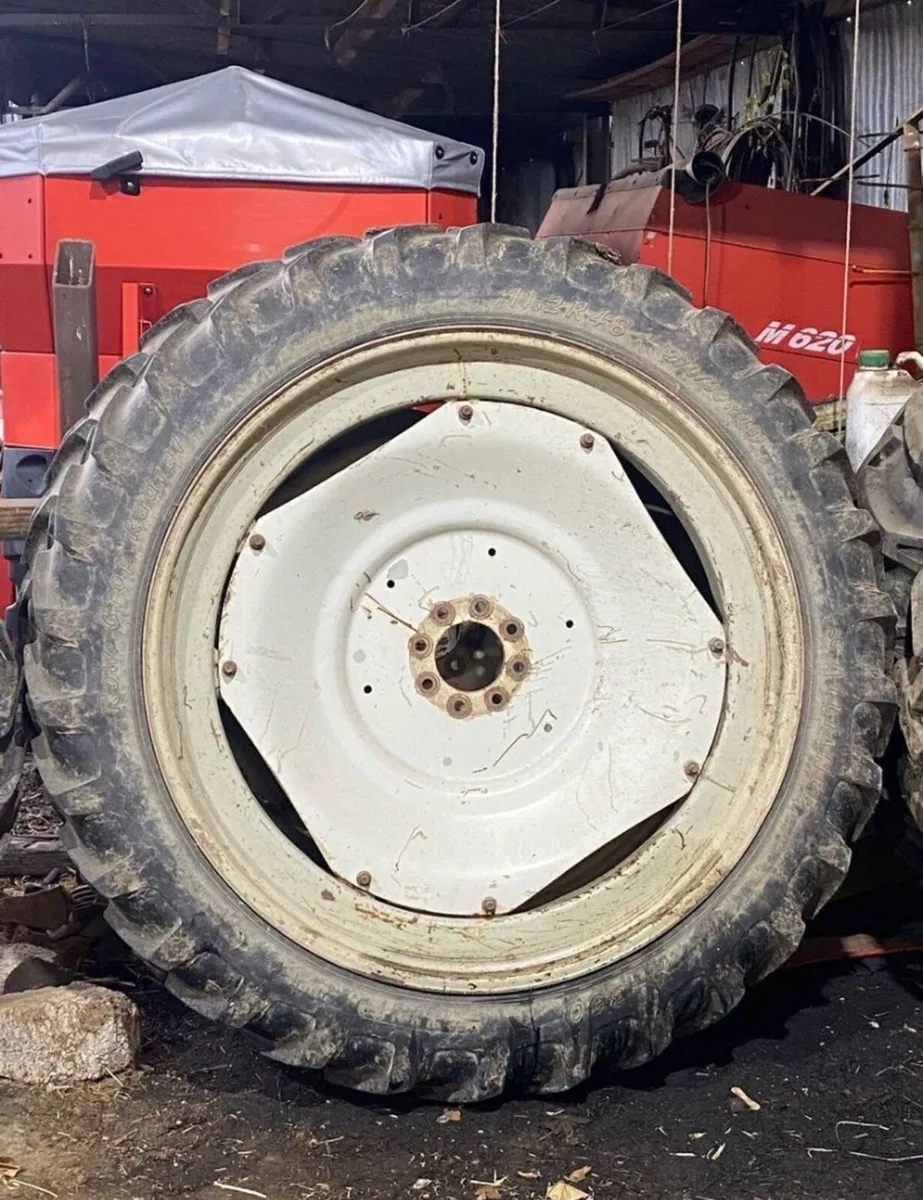 Set of row crop wheels - Image 1