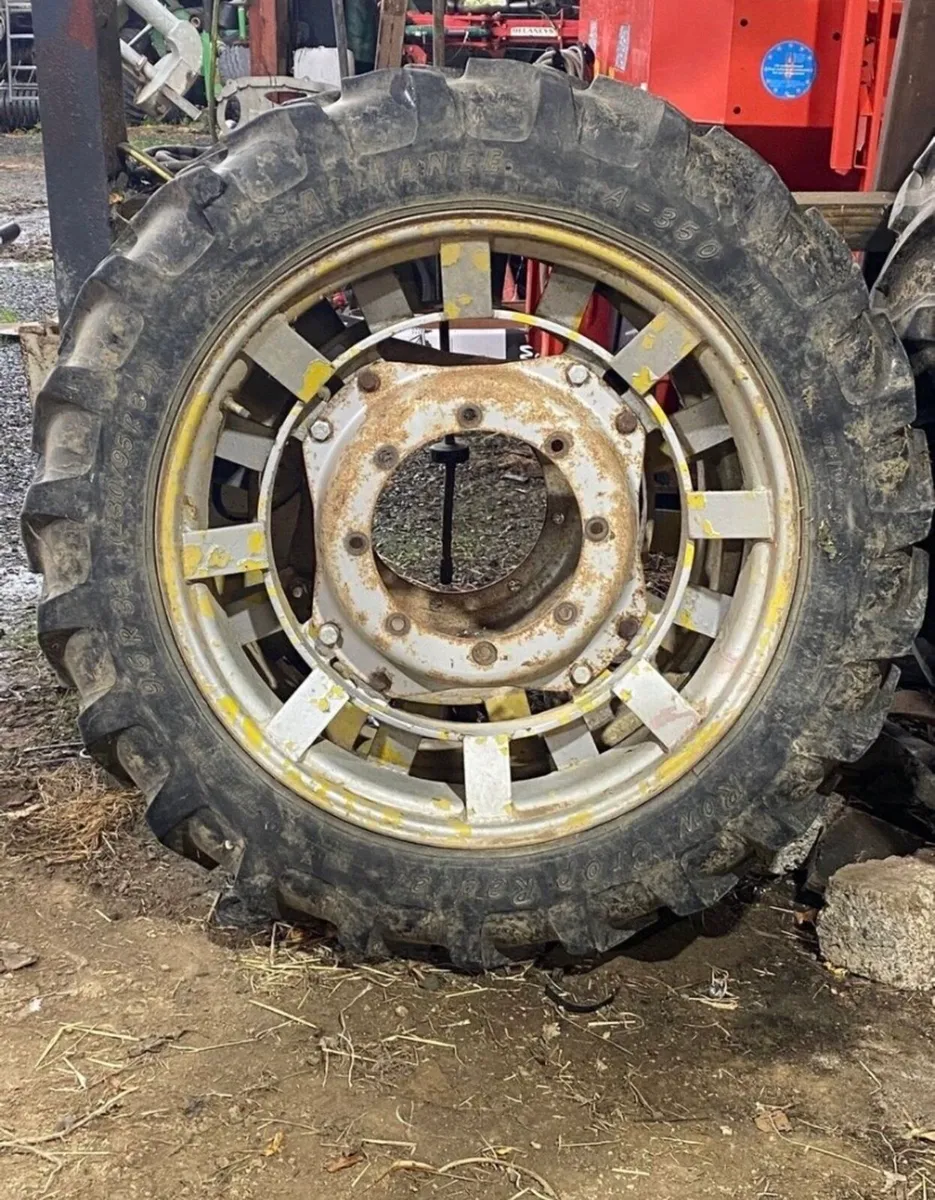 Set of row crop wheels - Image 2