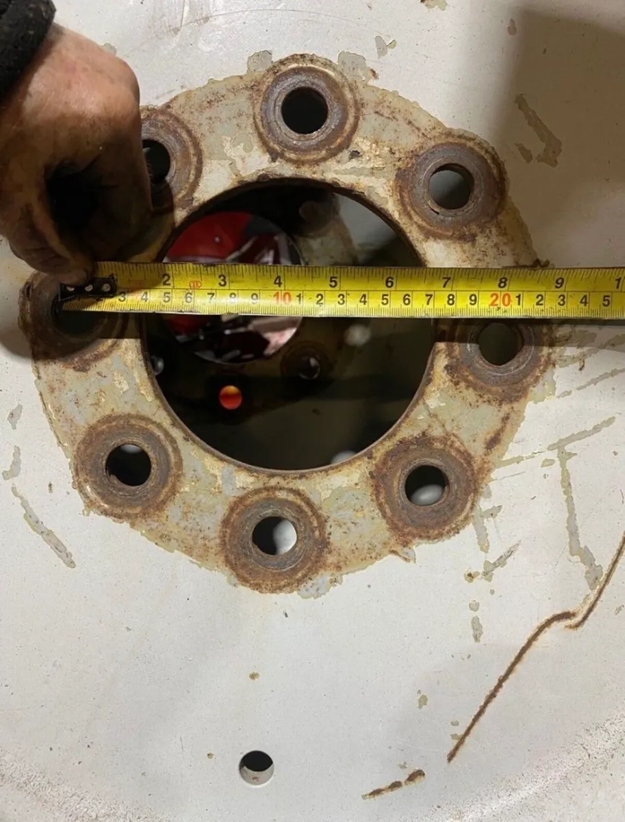 Set of row crop wheels - Image 4