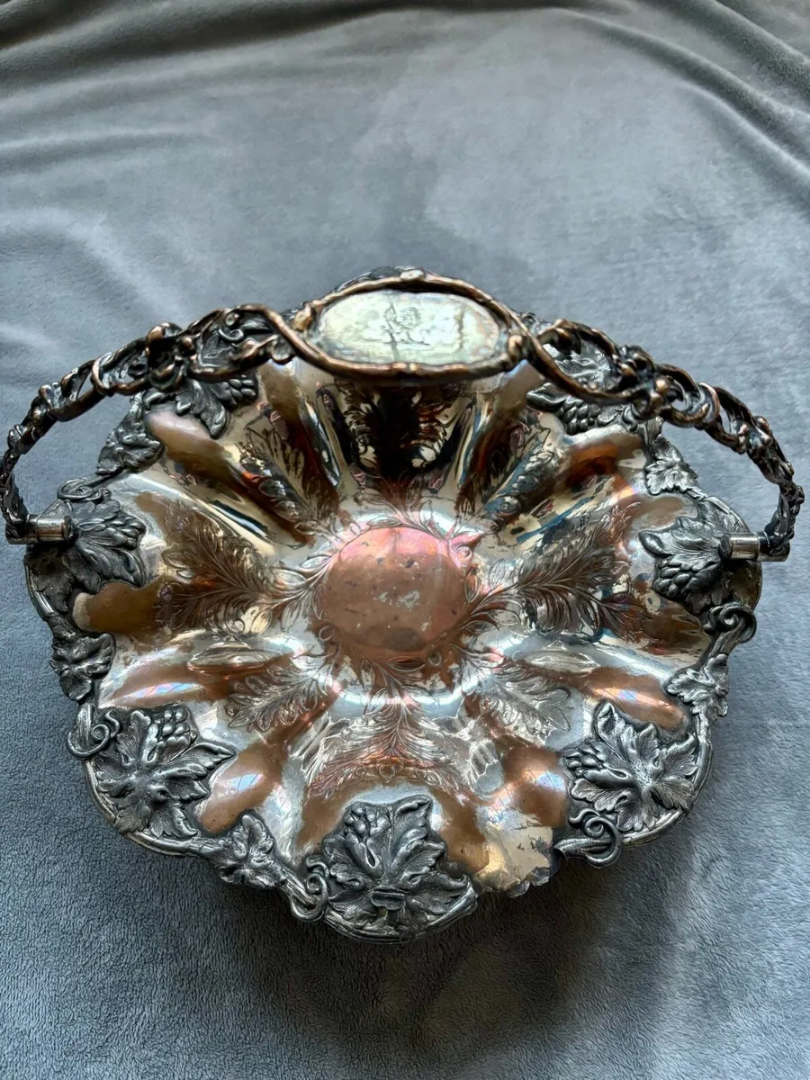 Pewter fruit basket - Image 4