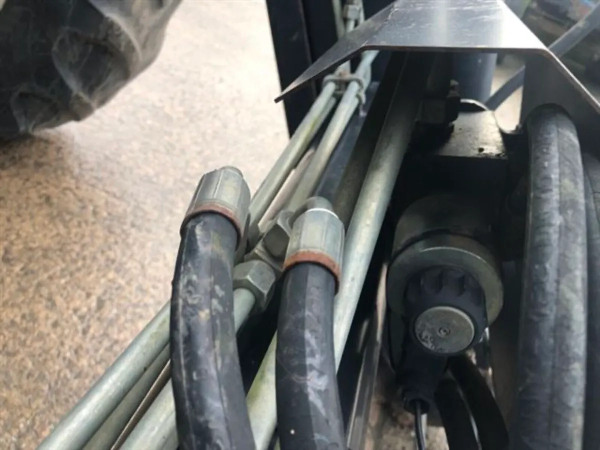 Still F30 Loader - To Fit NH TM or 60 Series - Image 4