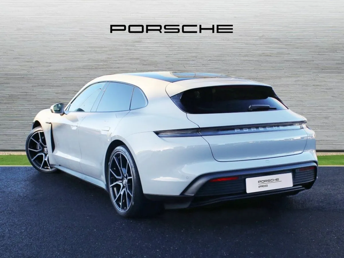 Porsche Taycan Sport Turismo - Image 2