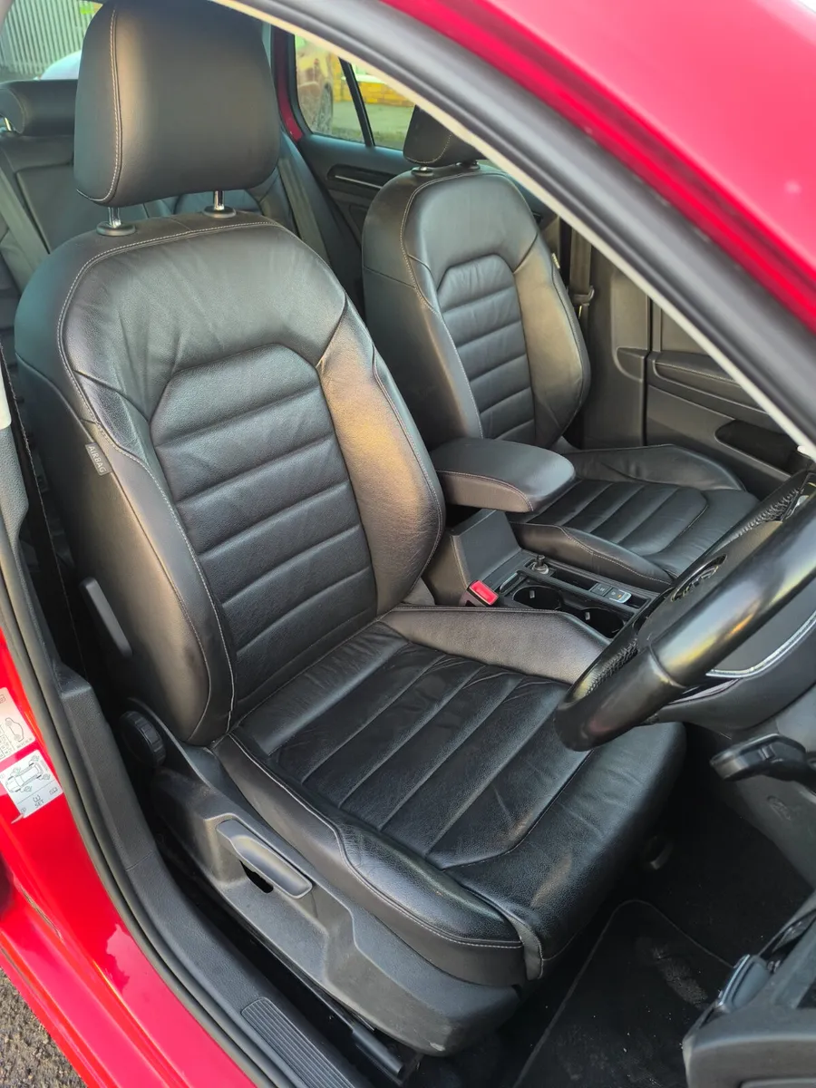 171 Volkswagen Golf 1.6 TDI. FULL LEATHER - Image 2