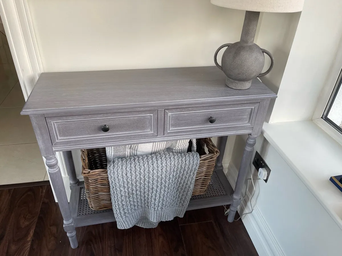 Table Console - Image 2