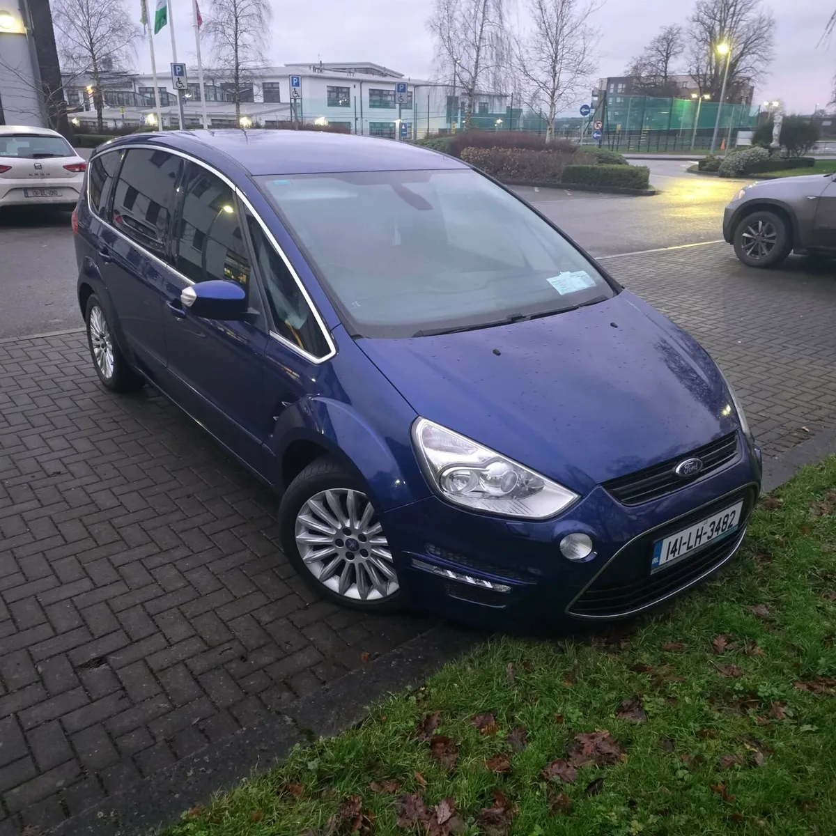 Ford S-MAX MPV DIESEL AUTOMATIC - Image 4