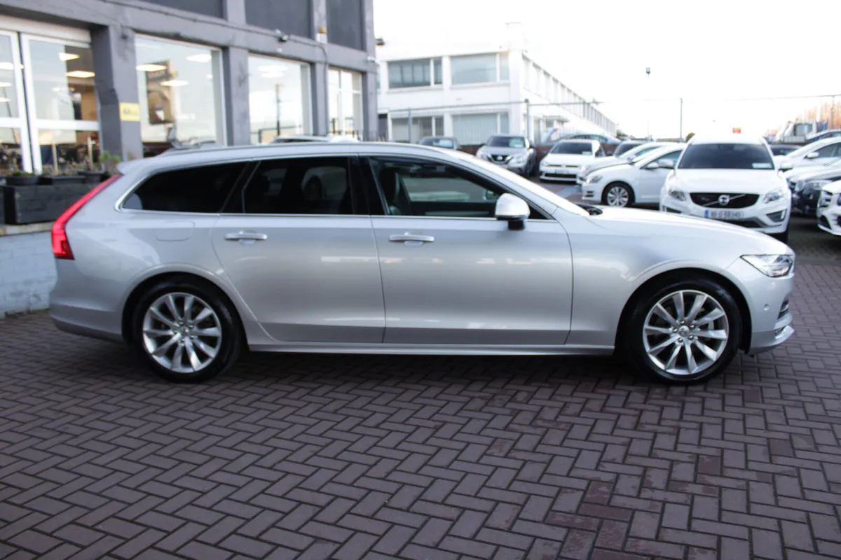 2.0D4 MOMENTUM  LUXURY PLUS  AUTOMATIC  98,000 KMS - Image 3