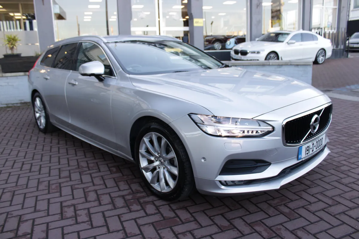 2.0D4 MOMENTUM  LUXURY PLUS  AUTOMATIC  98,000 KMS - Image 2