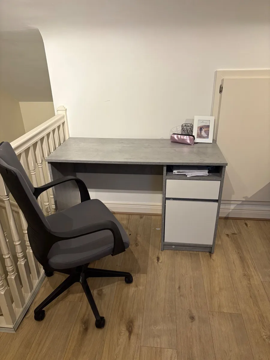 Home office desk and chair - Image 2