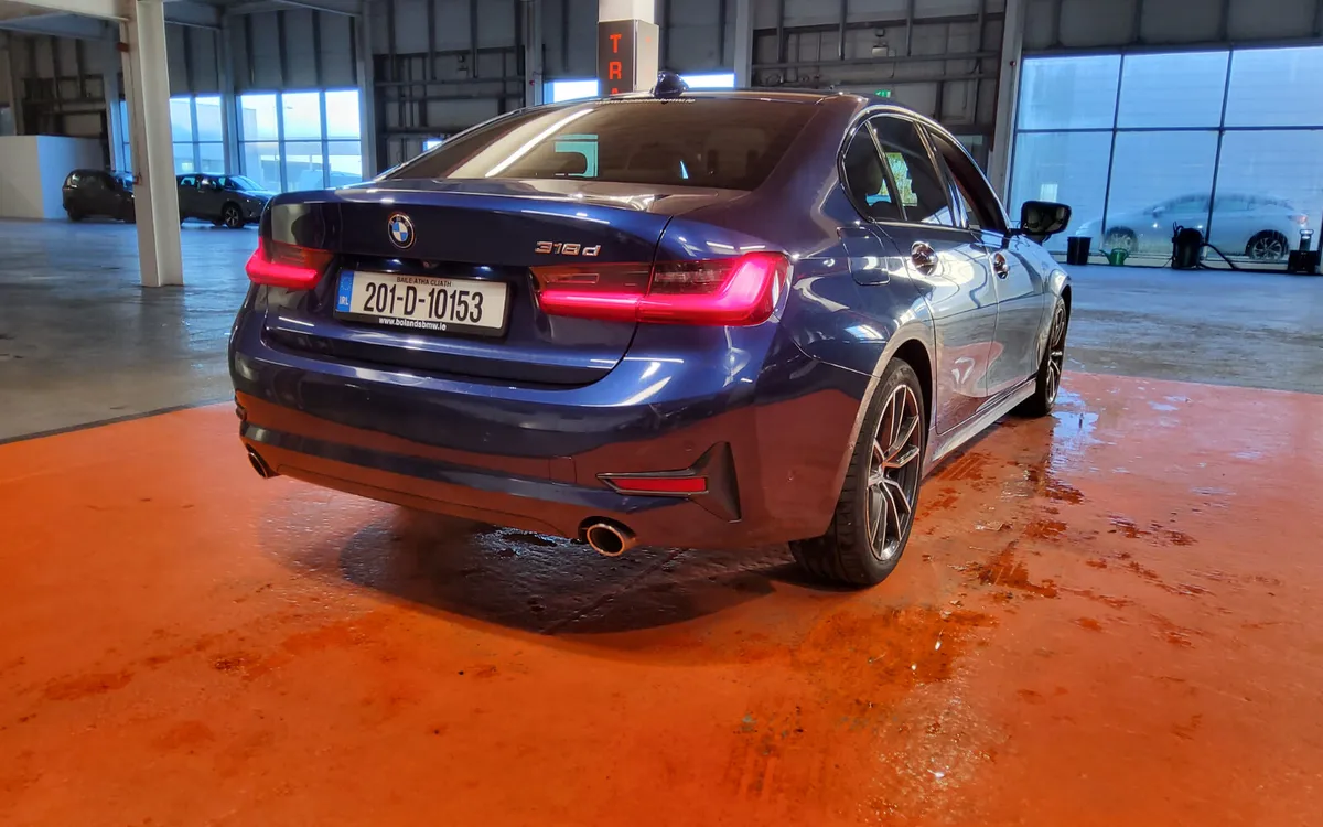 BMW 3-Series 2020 - Image 3