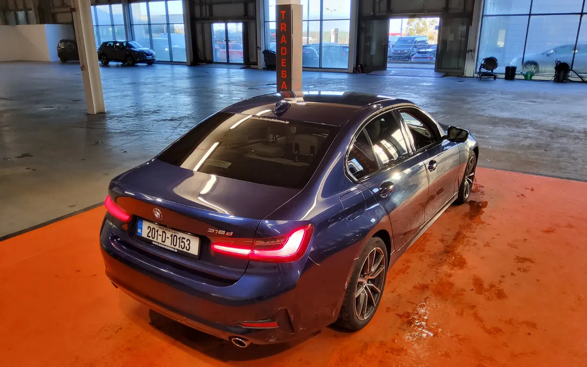 BMW 3-Series 2020 - Image 4