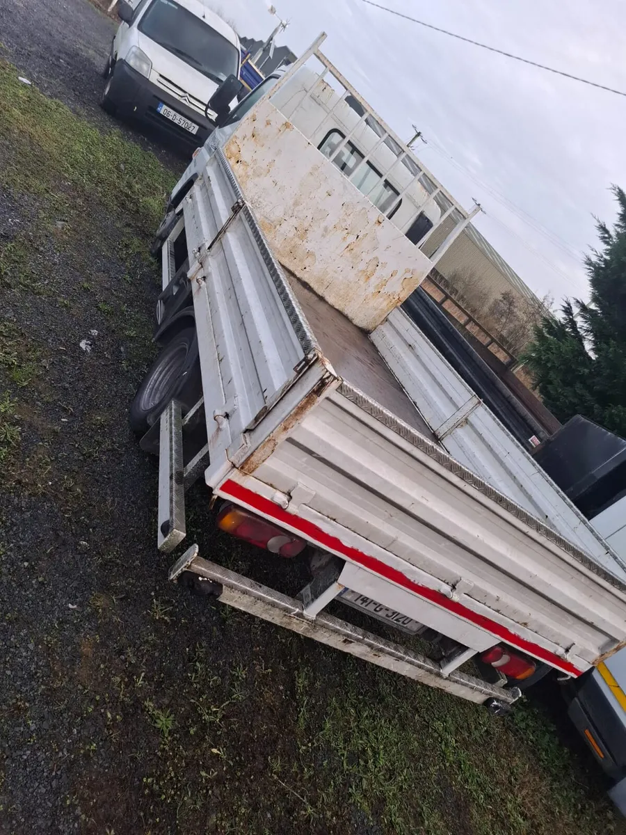 Fuso dropside 3.5ton engine has a rattle - Image 4