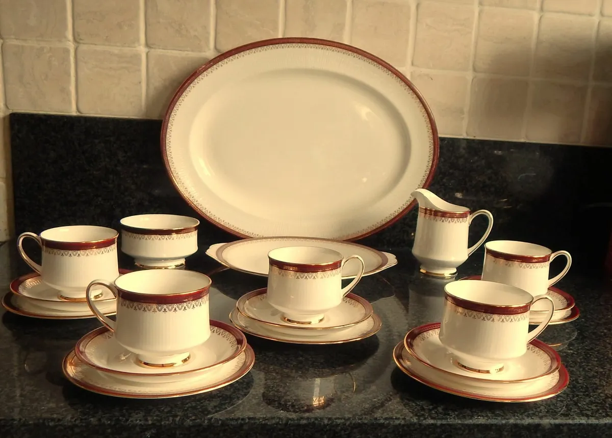 19 Pieces Vintage Paragon China Tea Set & Platter - Image 2