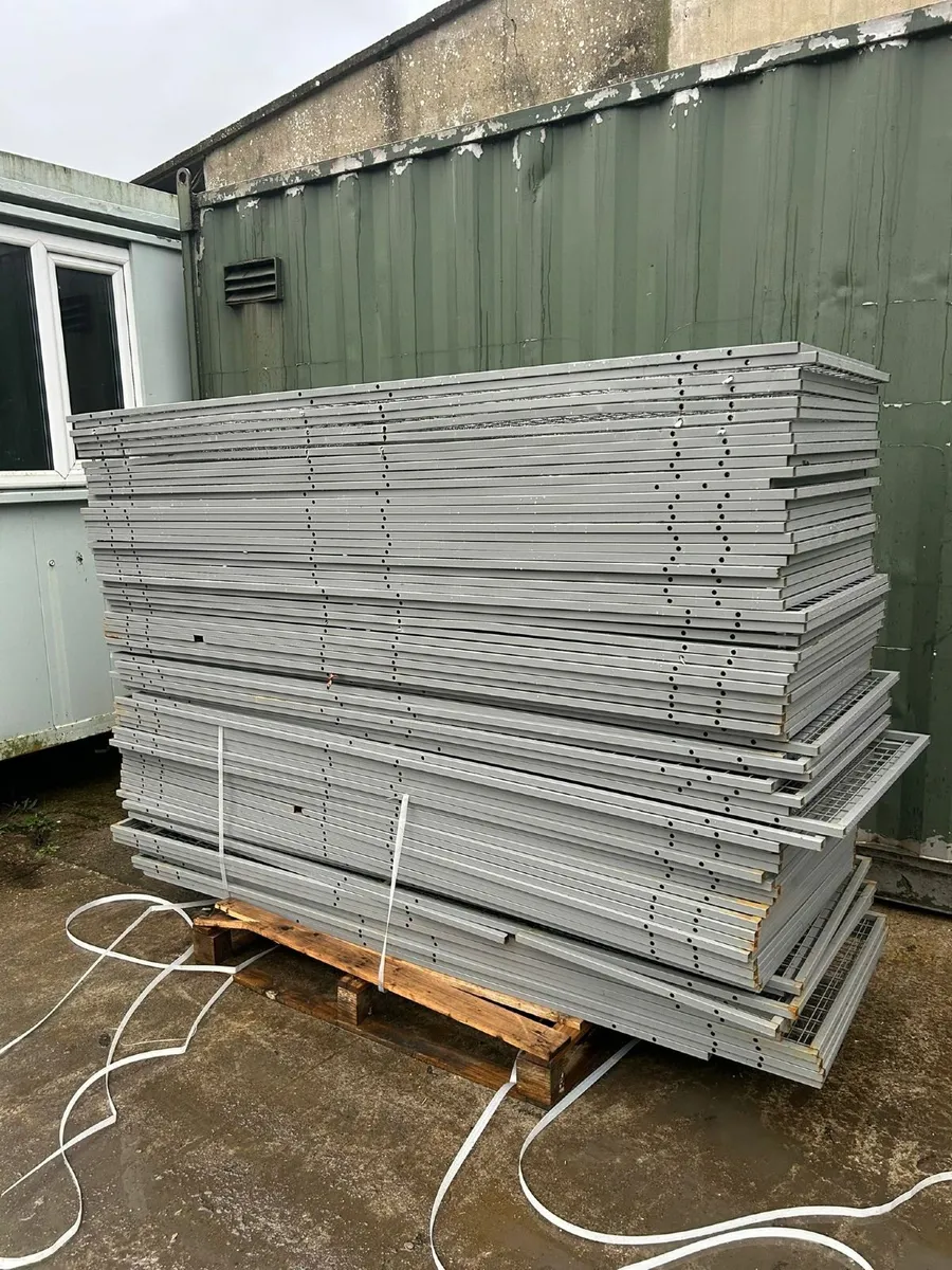 2.2m x 700mm mesh panels - Image 2