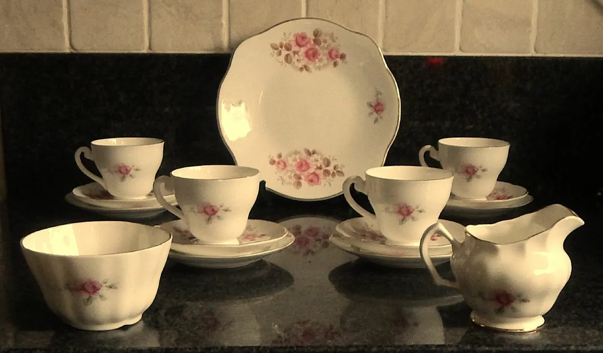 15 Piece Royal Tara Fine Bone China Tea Set - Image 3