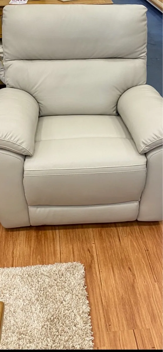 Leather 3 piece suit all electric recliners as new - Image 1