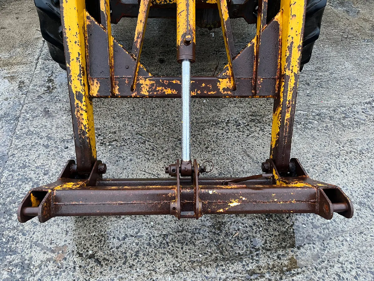 Grays loader - Image 2