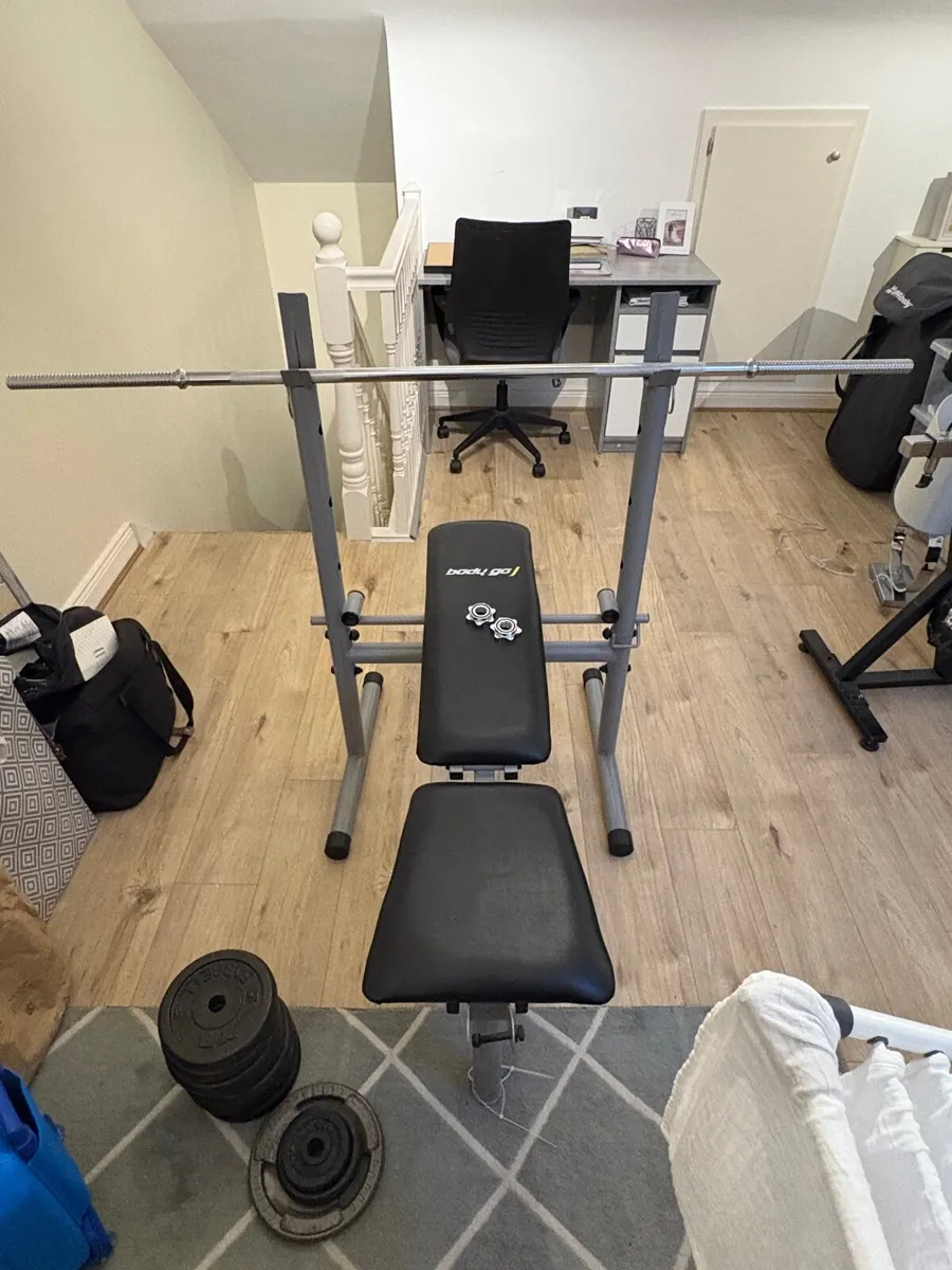 Weights bench, barbell, clips and plates - Image 1