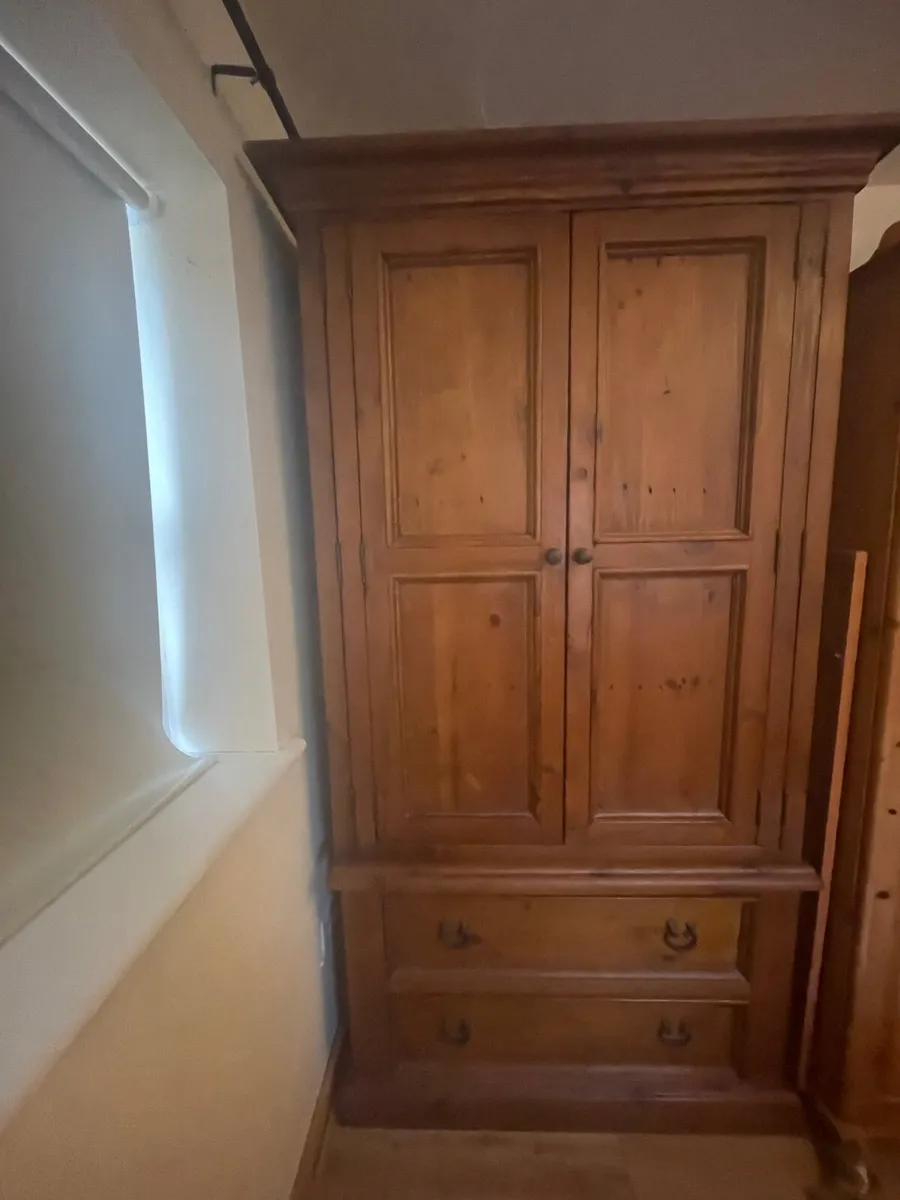 Wardrobe (SolidOak] - Image 1