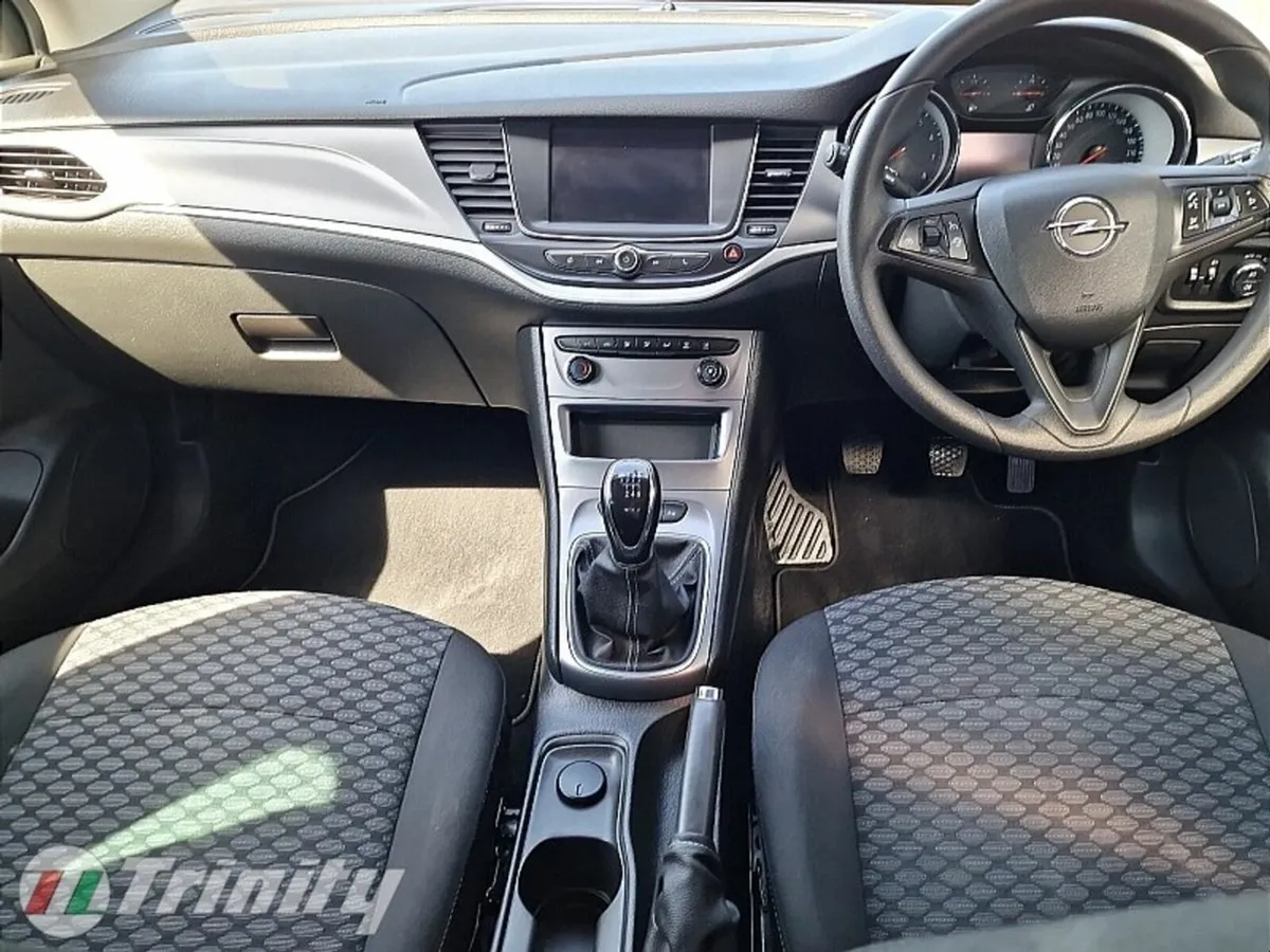 Opel Astra ** 1.2 TURBO ** 110PS ** 6 SPEED SC ** - Image 2