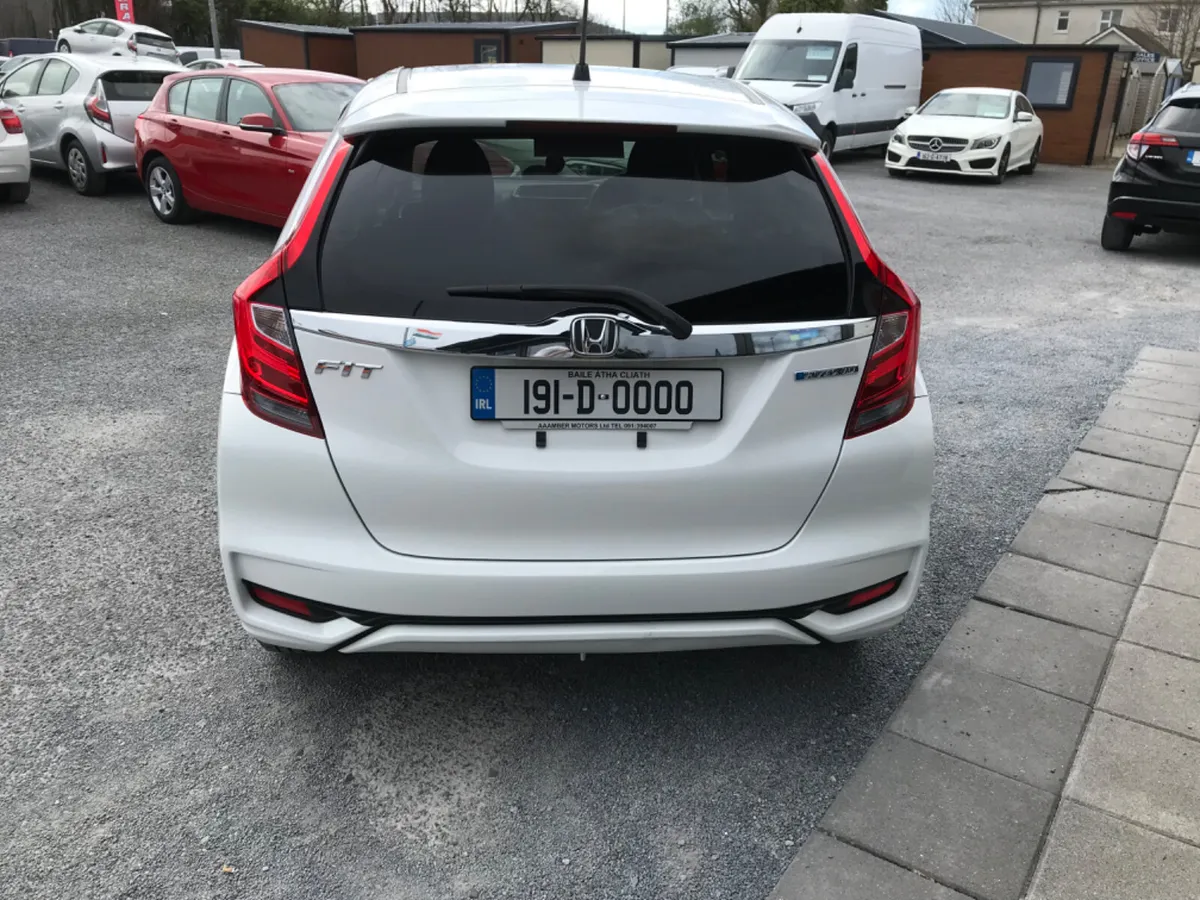 191 HONDA FIT HYBRID - Image 3