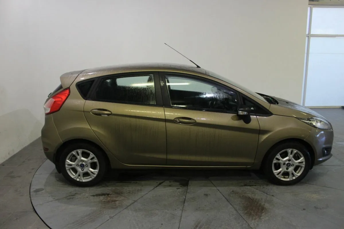 Ford Fiesta 1.25 60PS Zetec - Image 3