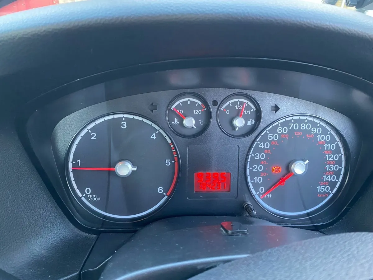 Ford Focus 2008 - Image 2