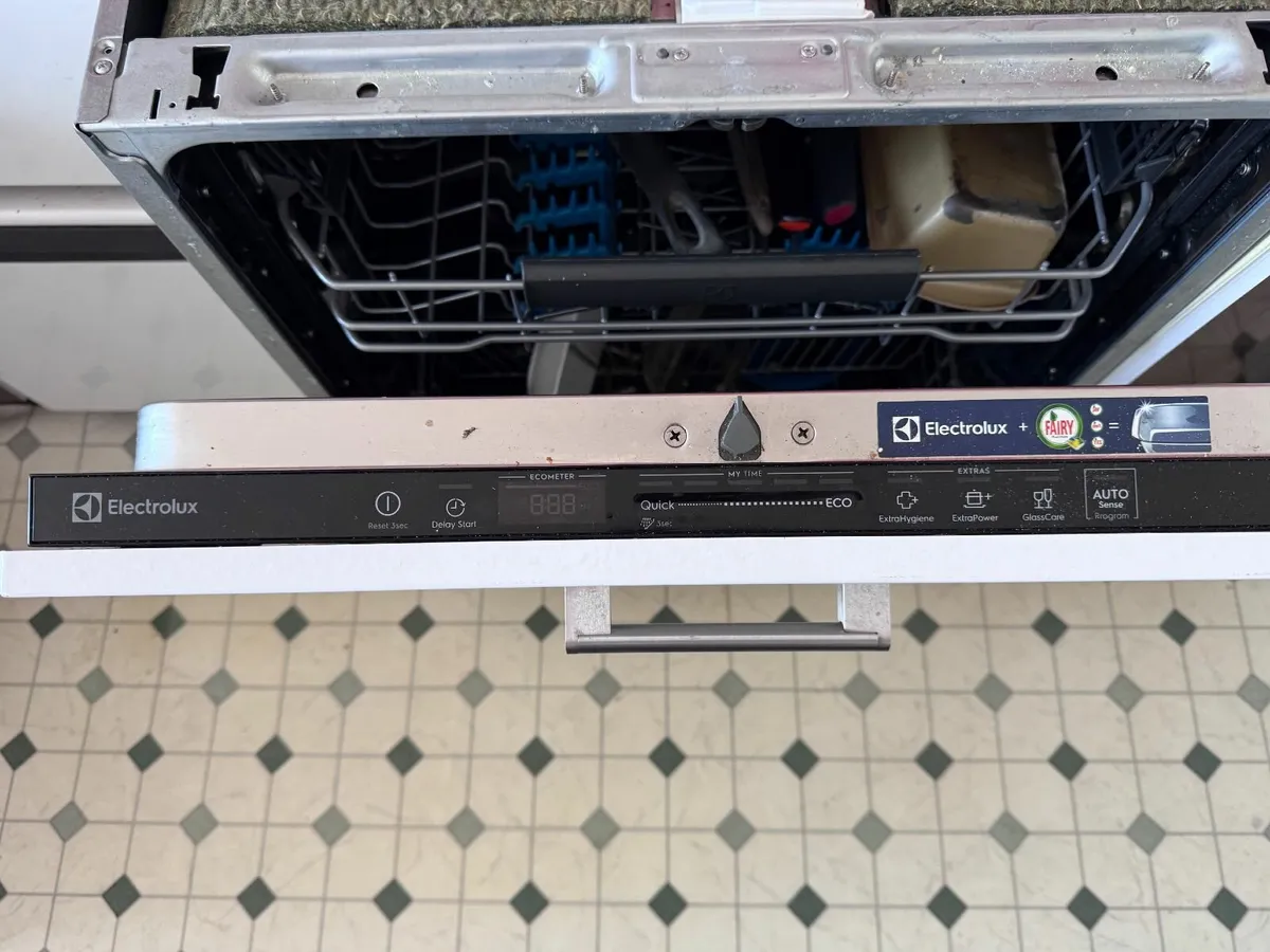Dishwasher: Electrolux Integrated 600mm - Image 3