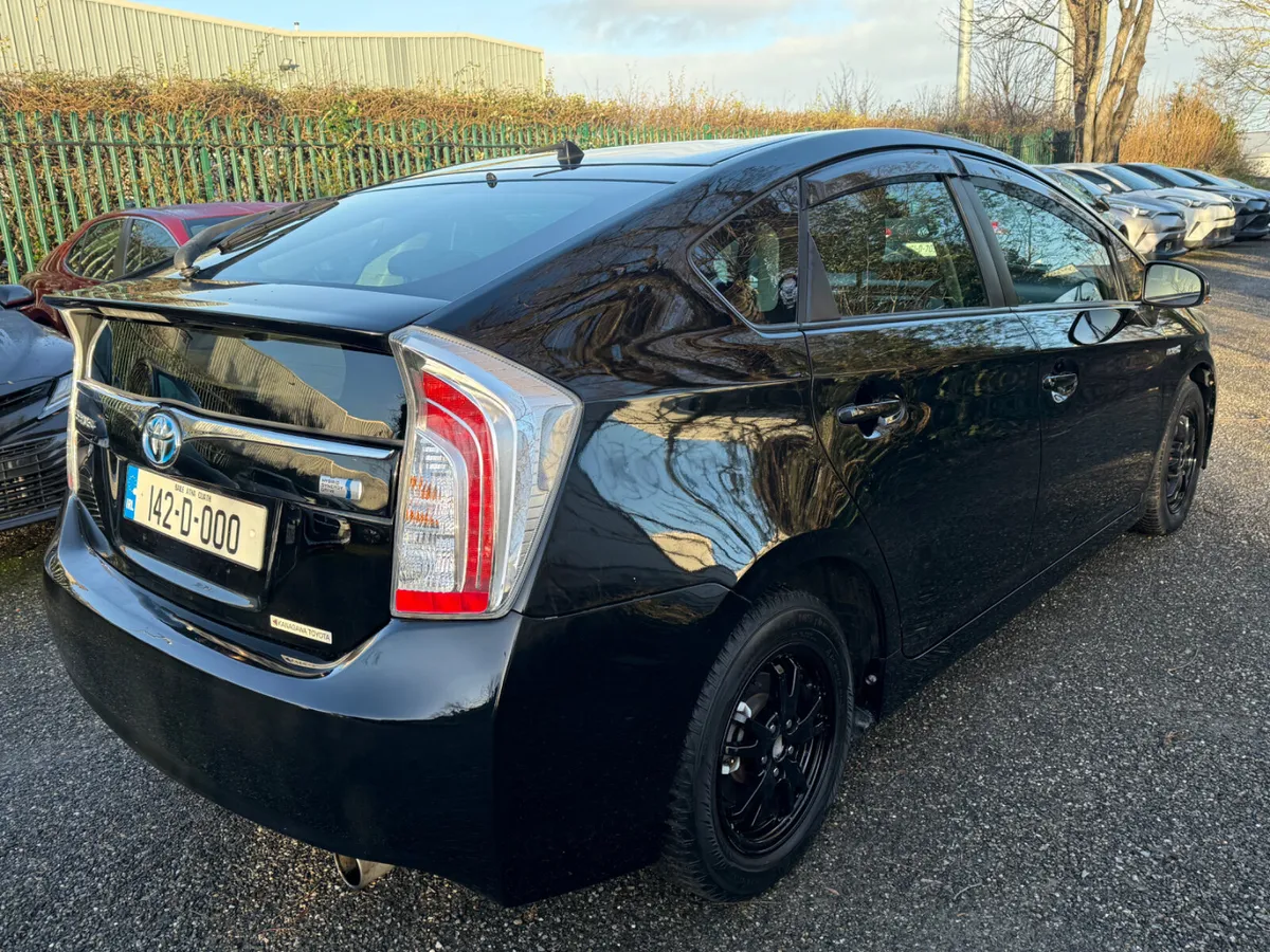 Toyota Prius - Image 4