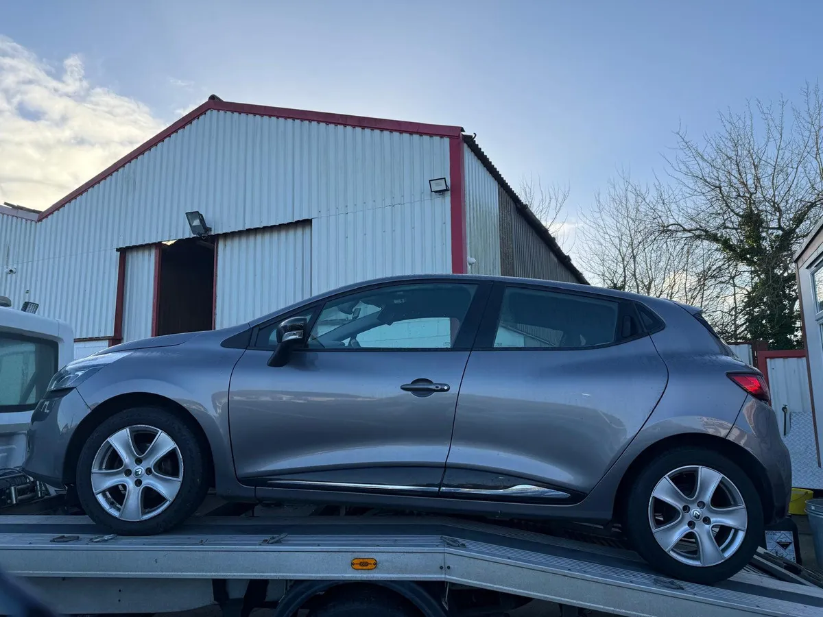 JUST ARRIVED 2015 RENUALT CLIO ,.