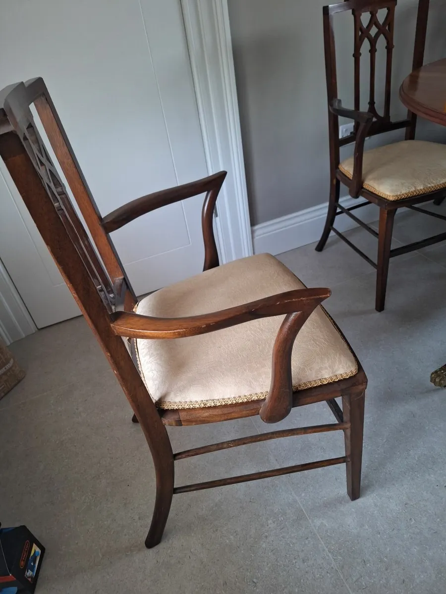 8 dining chairs - Image 2