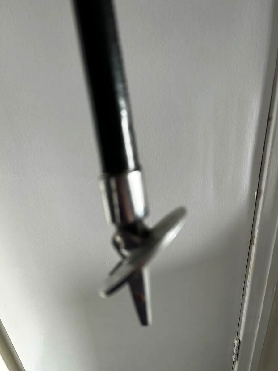 Shooting stick - seat for field sports - Image 3