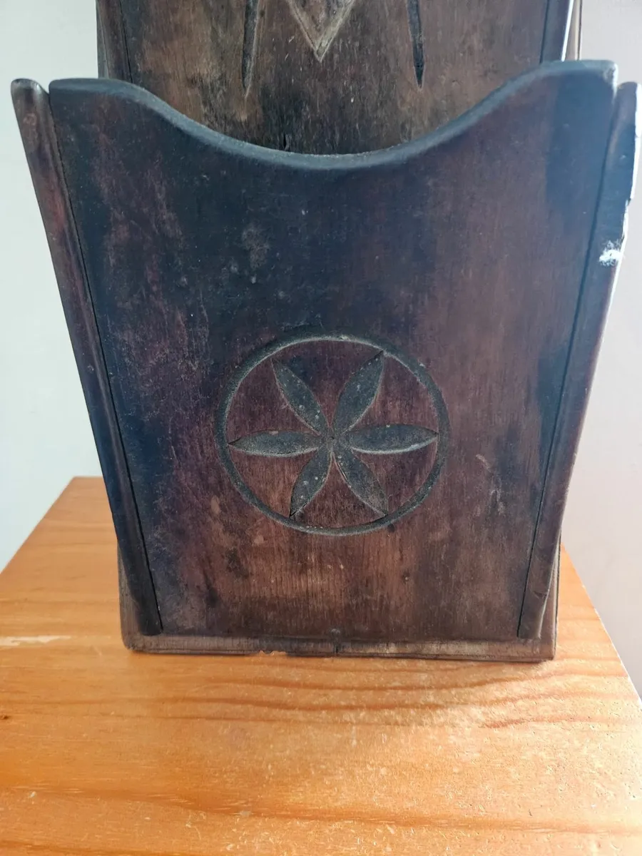 Vintage Freemasons Wall Shelf - Image 2