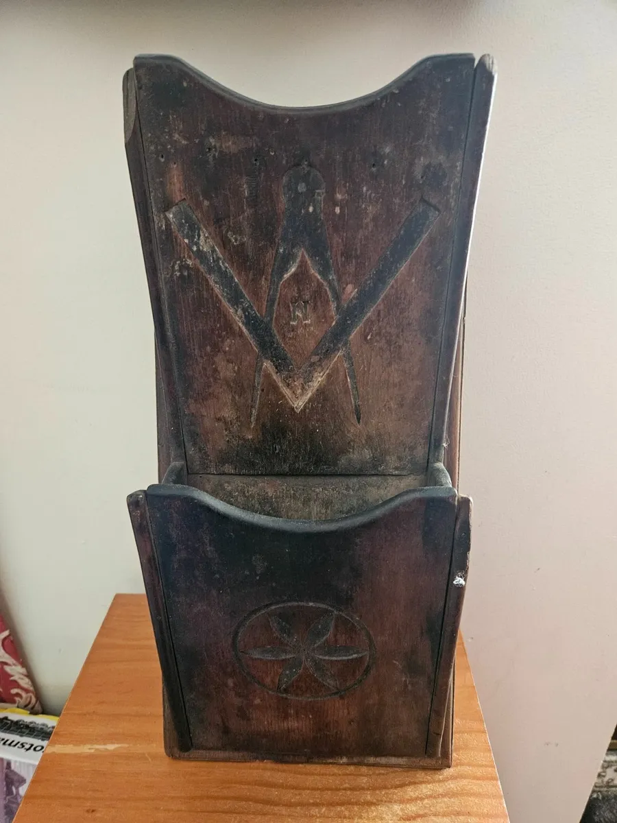 Vintage Freemasons Wall Shelf - Image 1