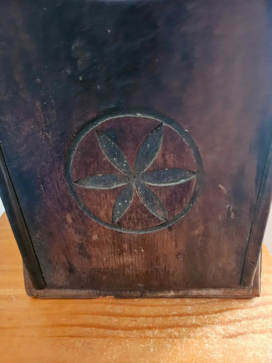 Vintage Freemasons Wall Shelf - Image 3