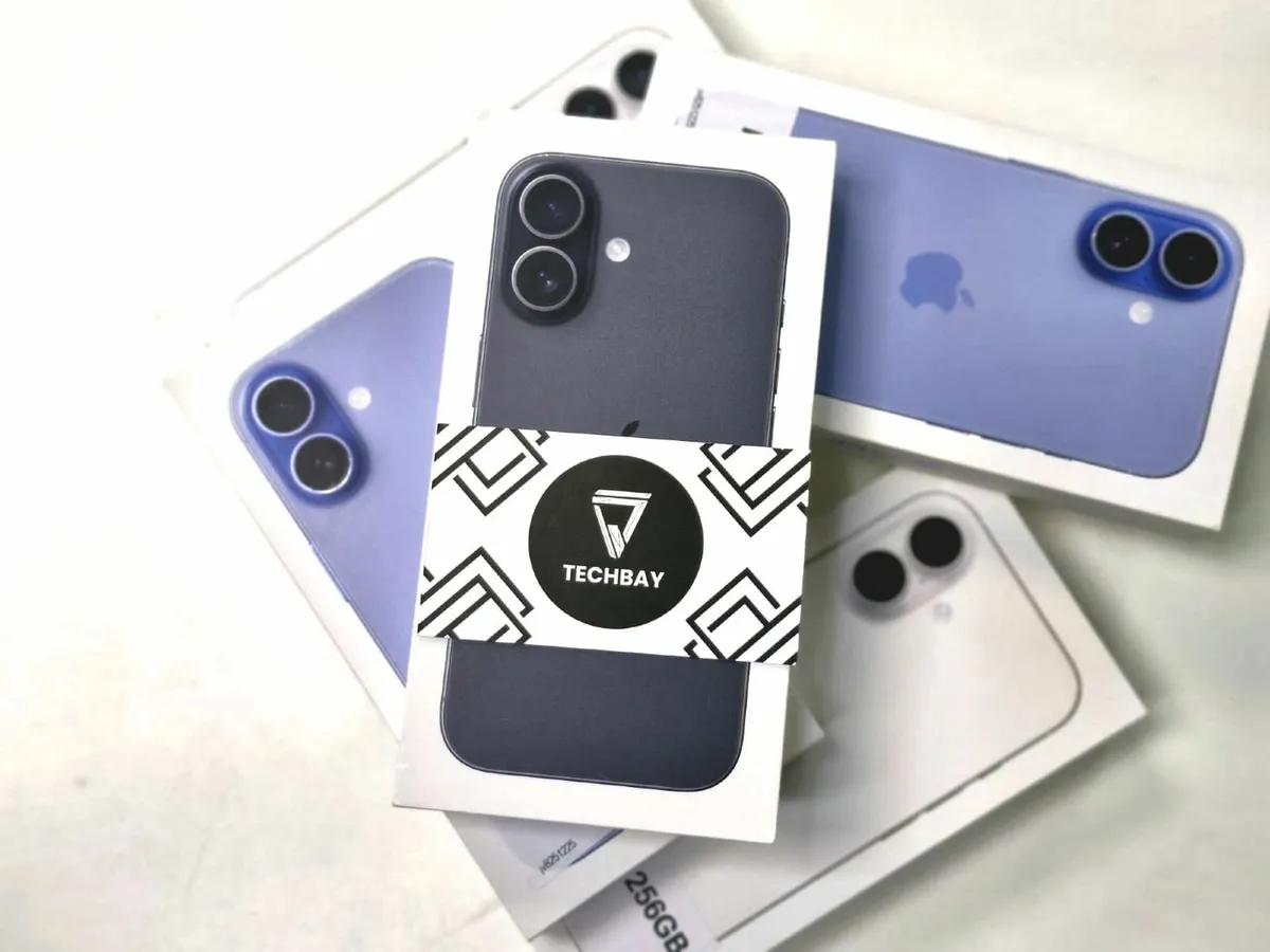 iPhone 17  iPhone 17