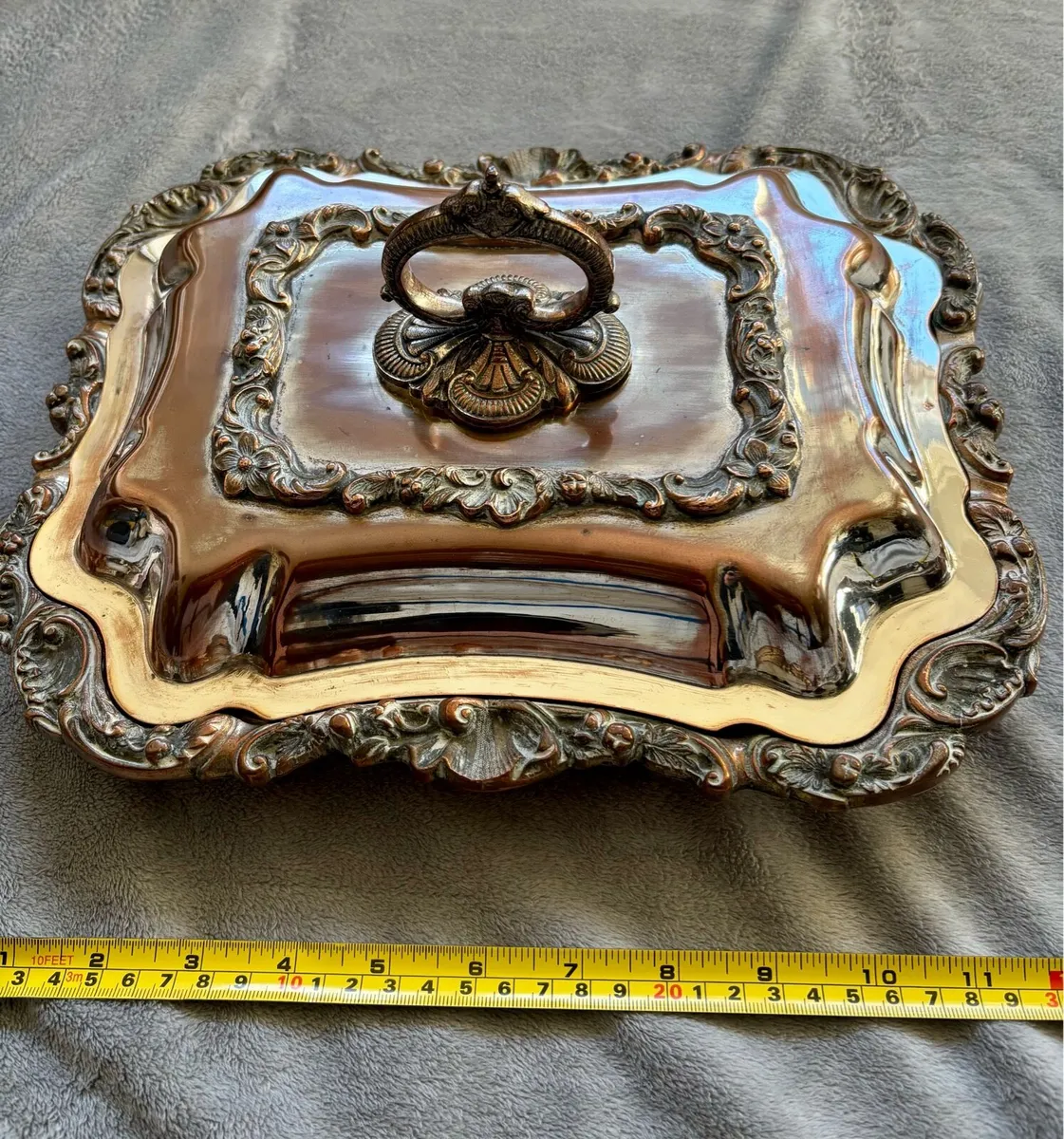 Silver-plated serving dish and lid - Image 1