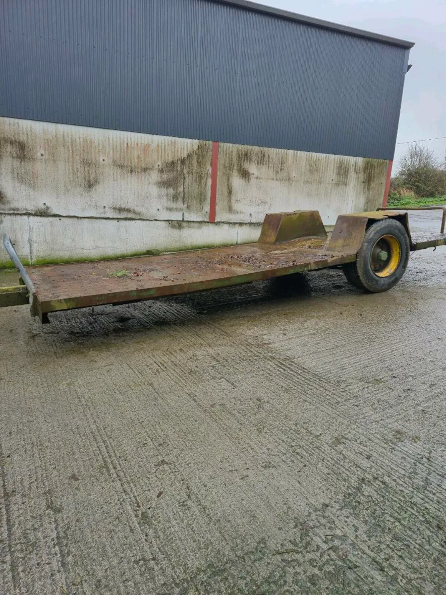 Bale trailer - Image 1