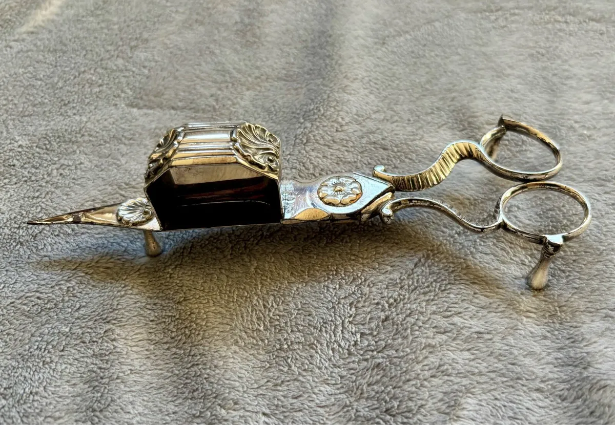 Vintage silver-plated candle sniffer scissors and - Image 1
