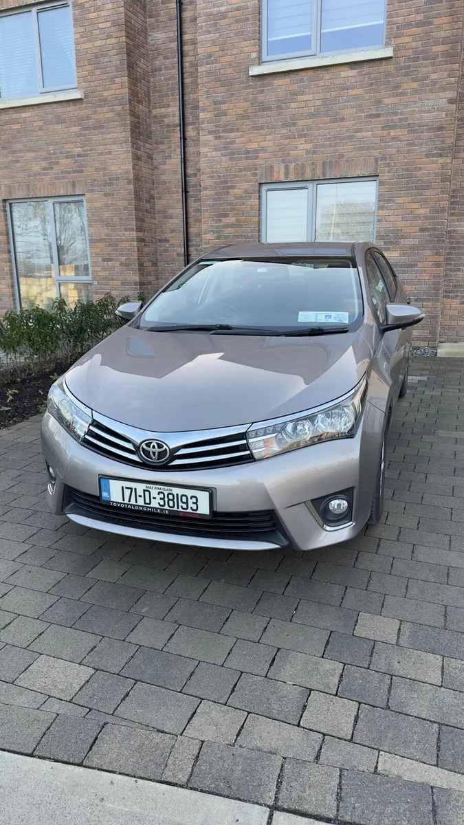 Toyota Corolla D4D Luna Saloon - Image 1