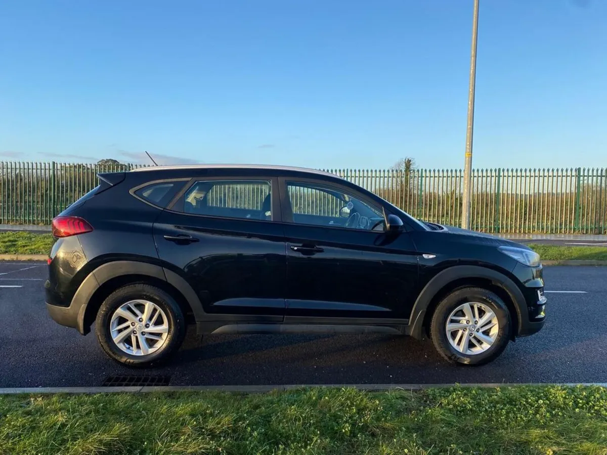 Hyundai Tucson ix35 Comfort Diesel 1.6 5DR - Image 2