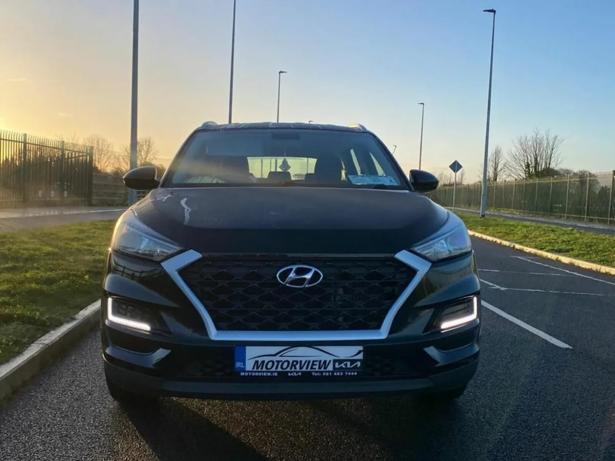 Hyundai Tucson ix35 Comfort Diesel 1.6 5DR - Image 3