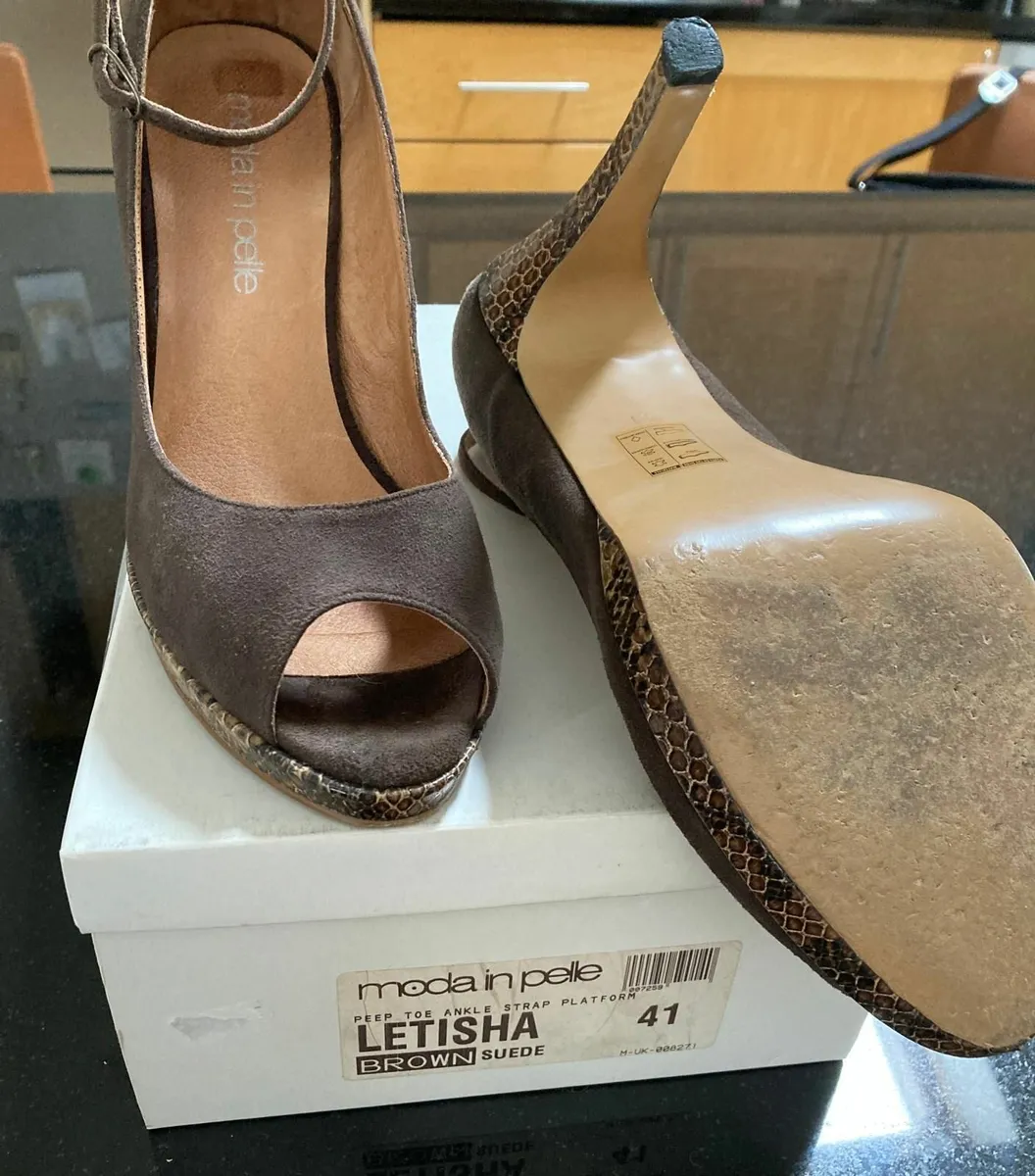 Ladies Brown Moda In Pelle High Heels - Image 1