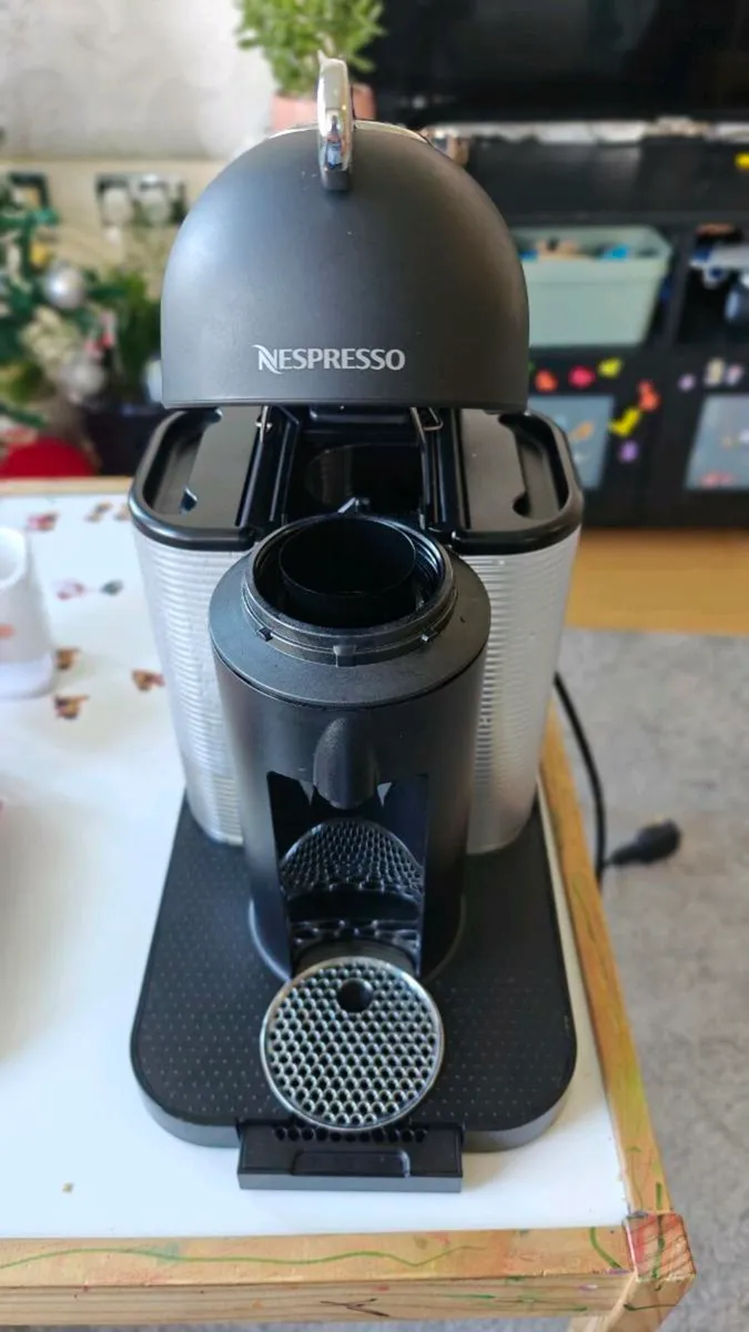 Nespresso Vertuo Coffee Machine (as new) - Image 3