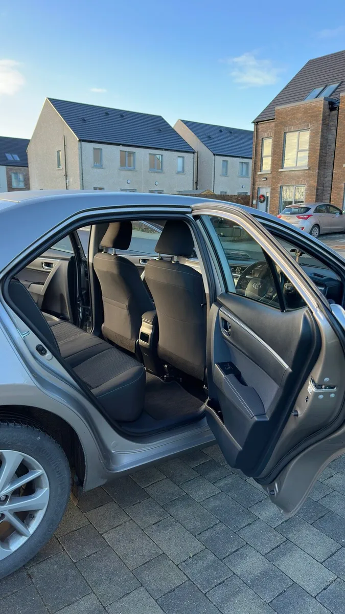 Toyota Corolla D4D Luna Saloon - Image 4