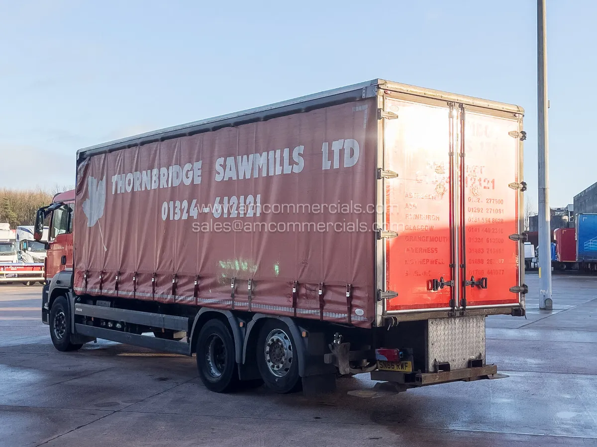 2017 (66) MAN TGS 26.320 CURTAINSIDER - Image 4