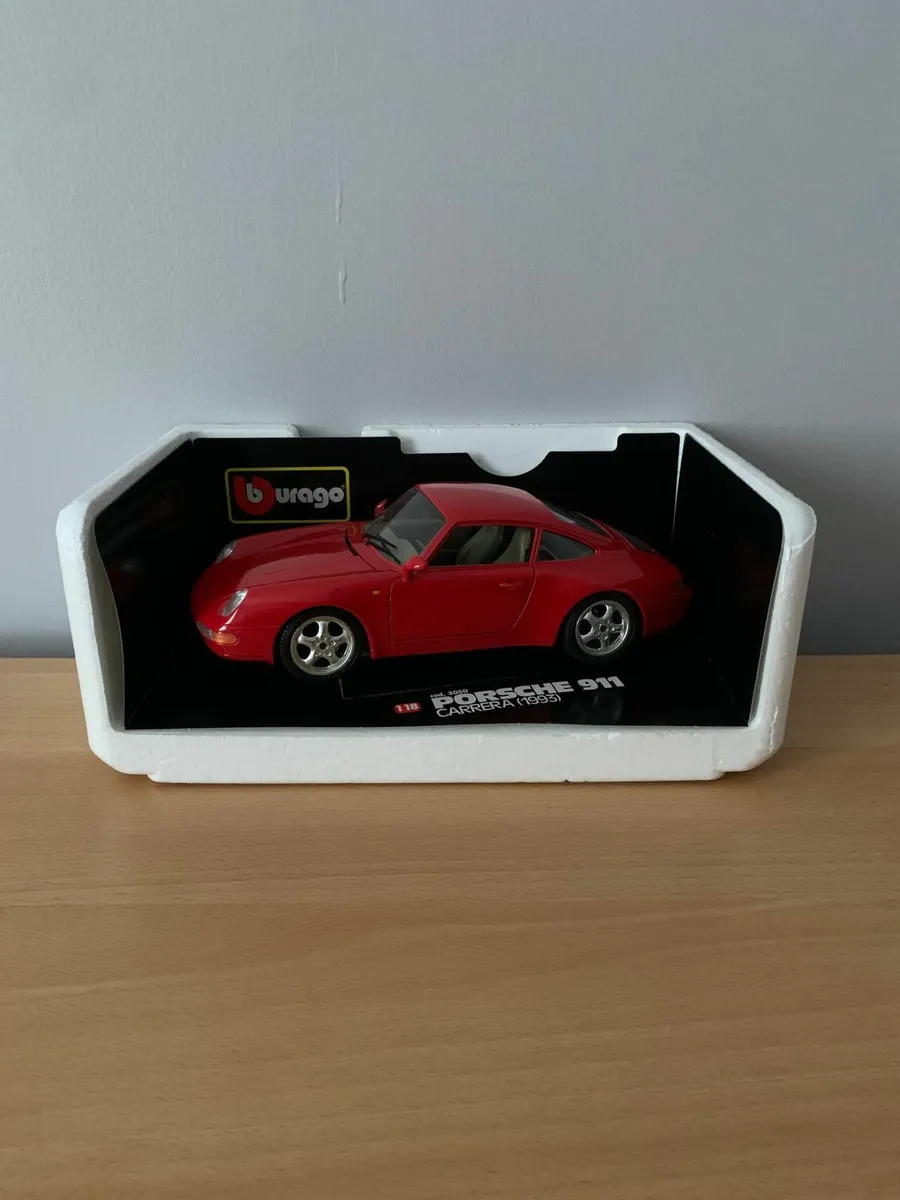 1993 Porsche 911 Carrera 1/18 Burago Model Car - Image 4