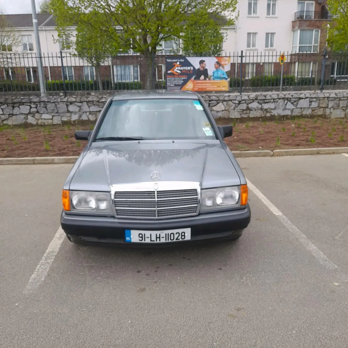 Mercedes 190e - Image 2