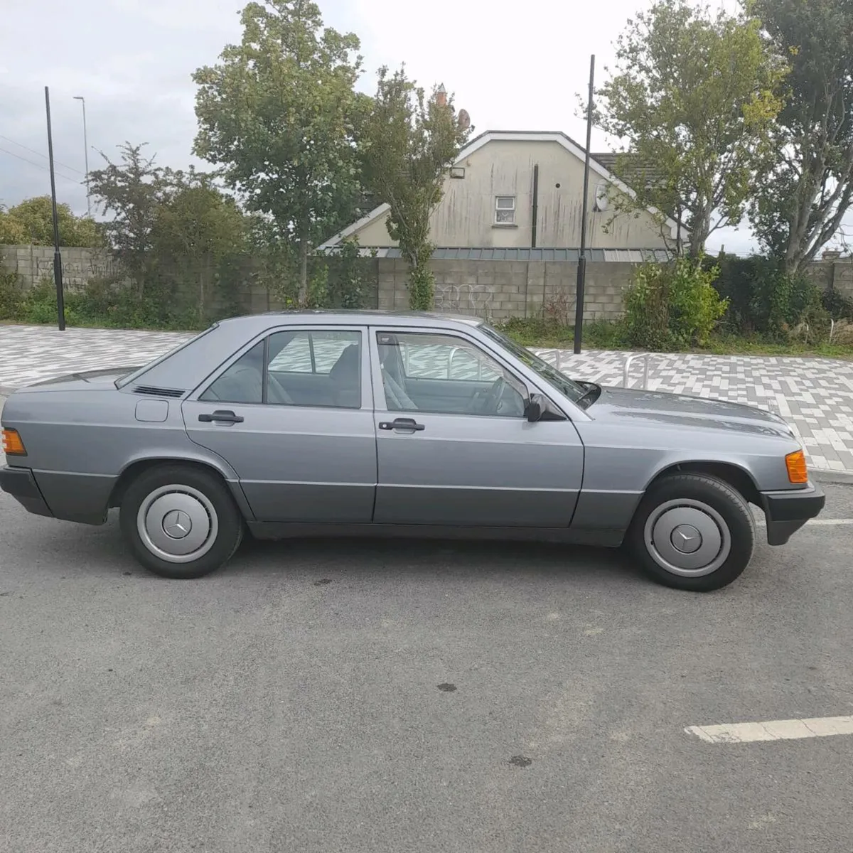 Mercedes 190e - Image 4