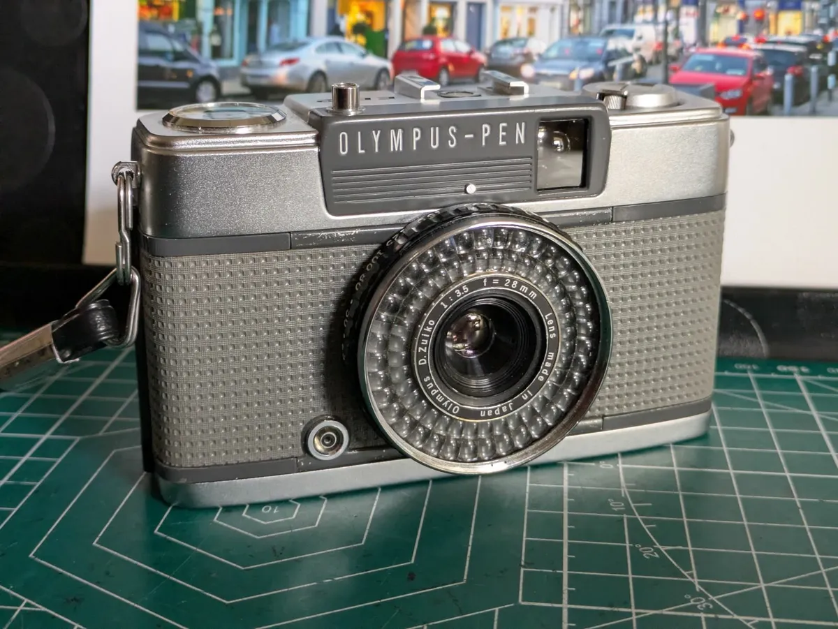 🎞️ Olympus Pen EE-2 half frame film camera - Image 1